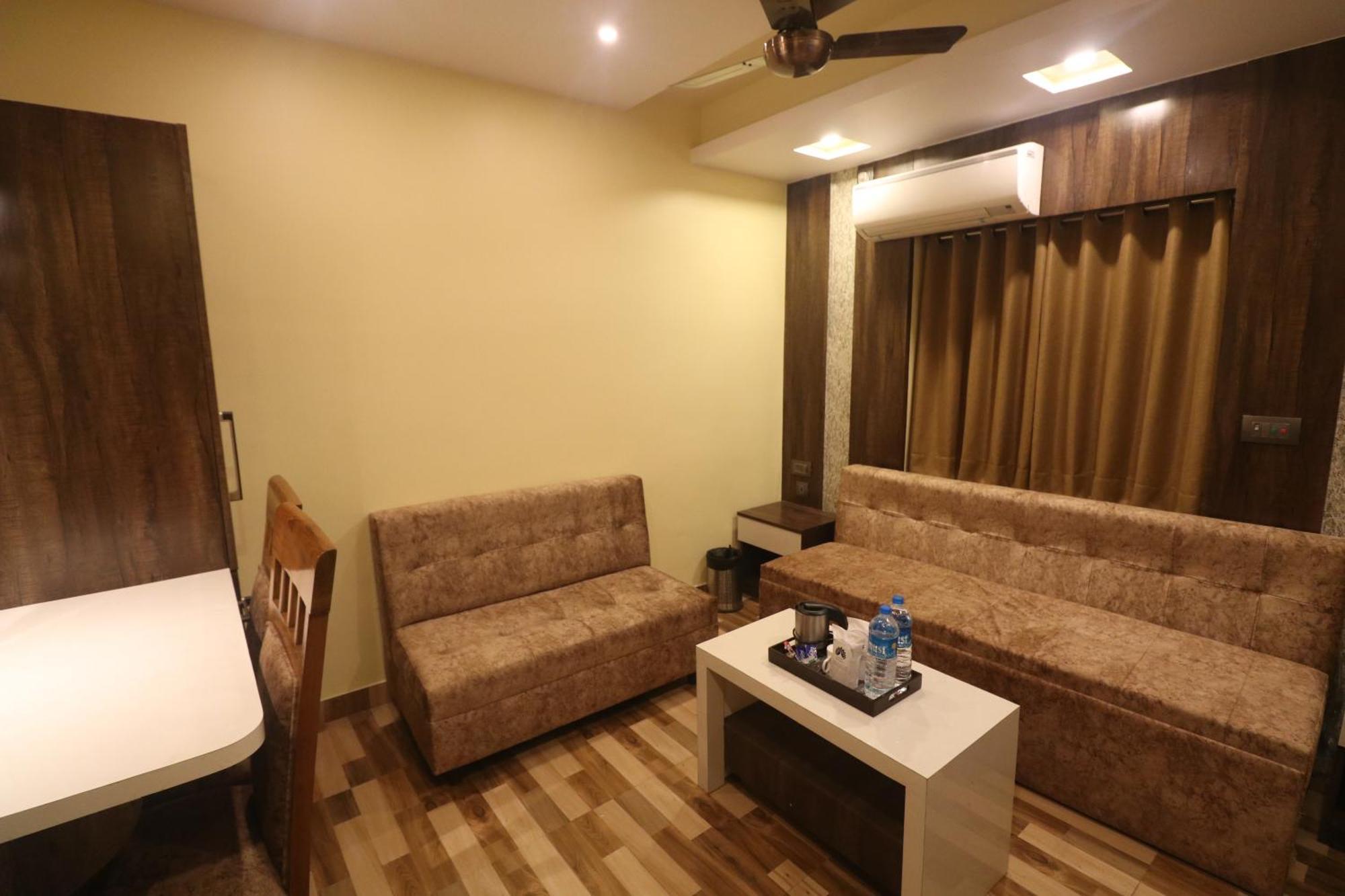 Hotel Mohar Residency Calcutta  Esterno foto