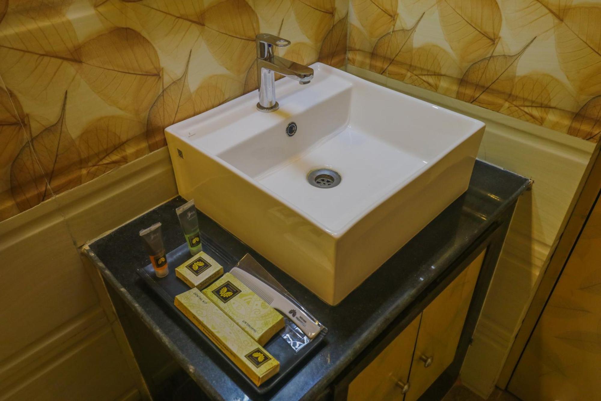 Hotel Mohar Residency Calcutta  Esterno foto