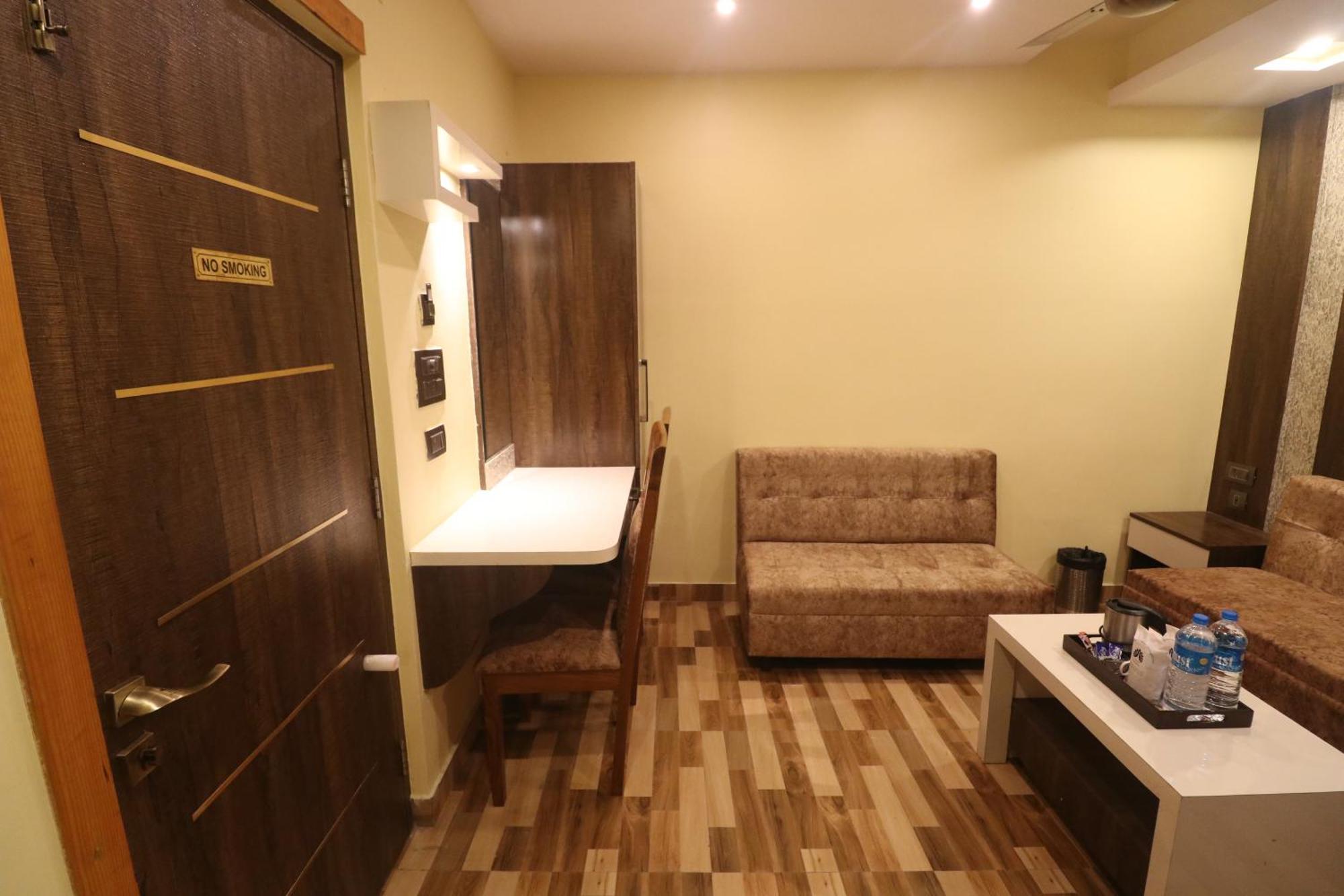 Hotel Mohar Residency Calcutta  Esterno foto